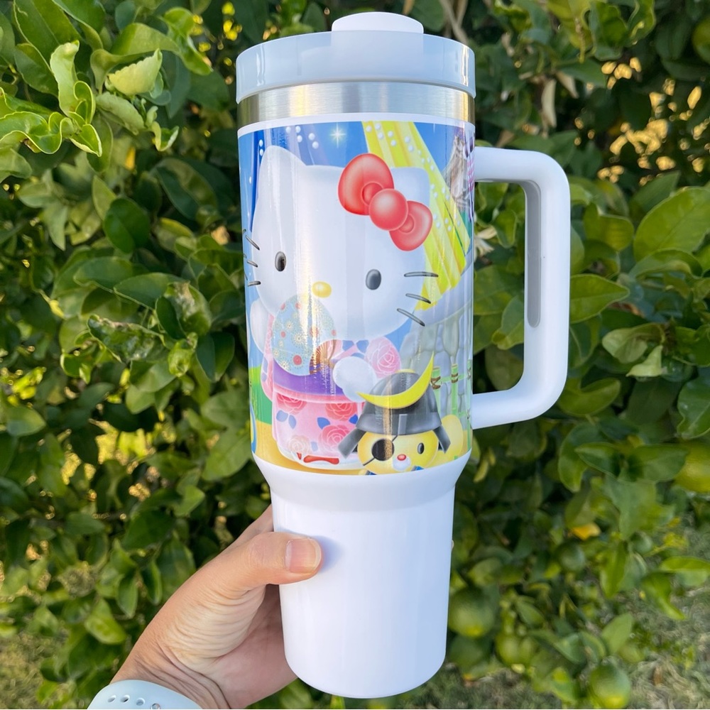 Sanrio Hello Kitty Tumbler 40 oz tumbler with hand carry handle. Brand N - Picture 4 of 7